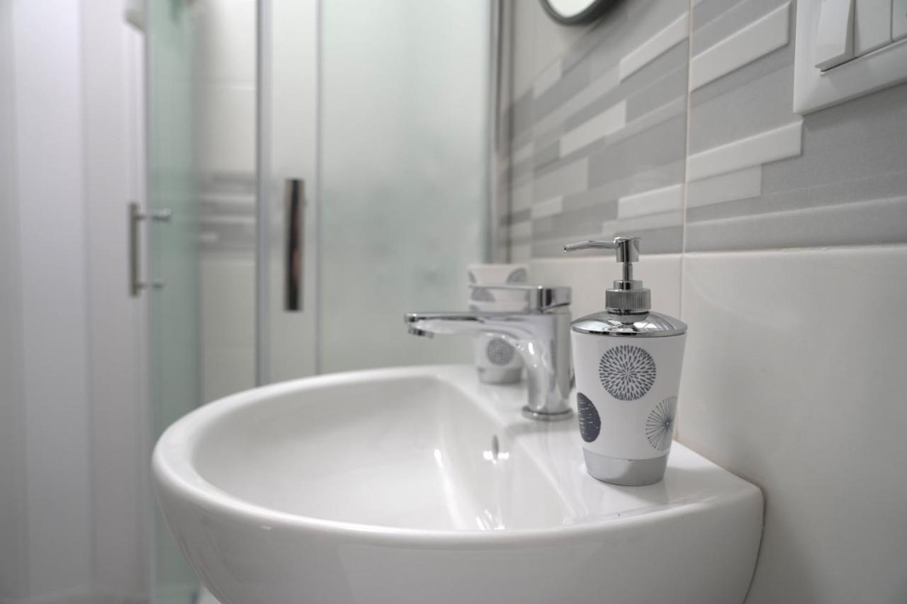 Hotel Cascina Riva Leggiuno Esterno foto